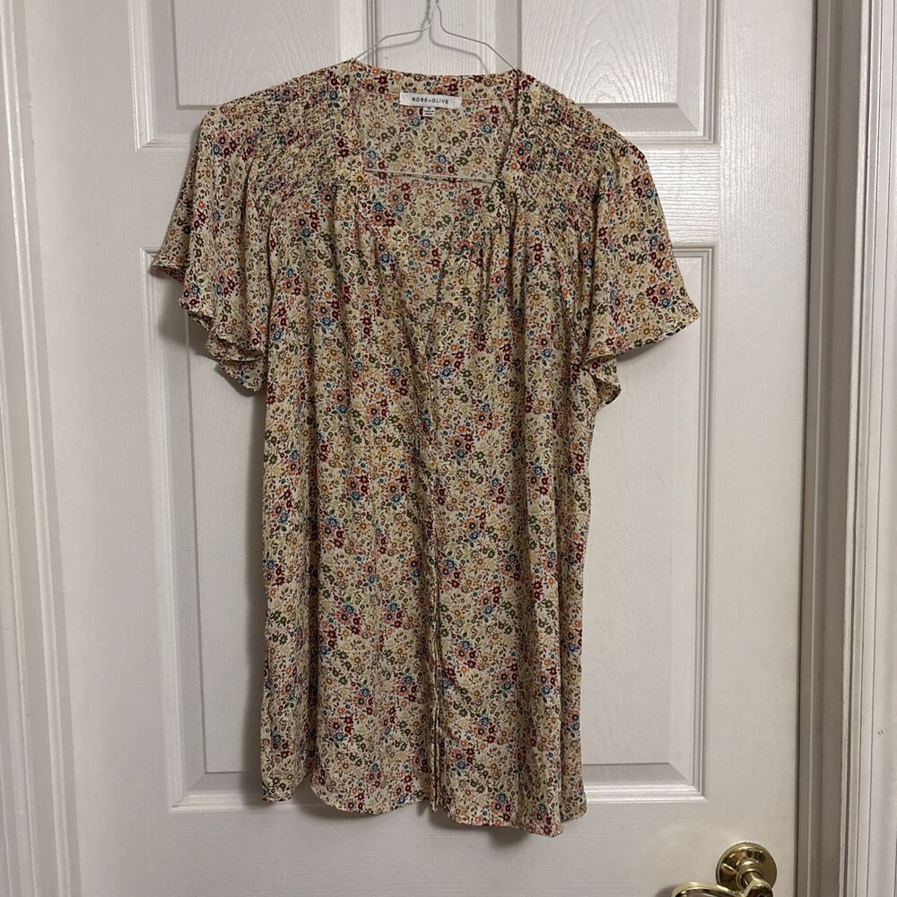 Rose + Olive Smocked Floral Blouse Button Up Tunic Short Sleeve EUC, Size 1X